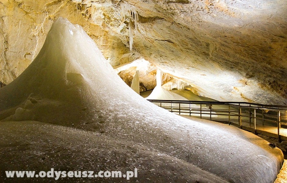 Jaskinia Lodowa w Dolinie Demianowskiej