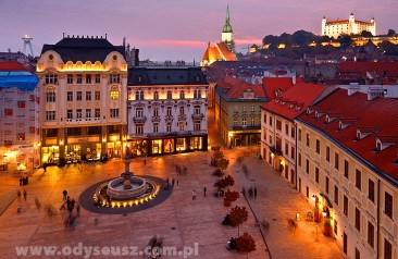 Bratysława - rynek nocą